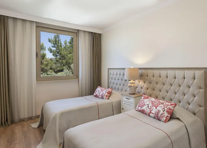 Sarpedor Boutique 4* Торба