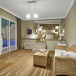 Sarpedor Boutique 4* טורבה