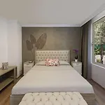 Sarpedor Boutique