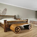 Sarpedor Boutique מלון טורבה