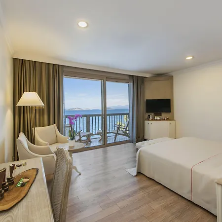 Sarpedor Boutique Hotel 4*